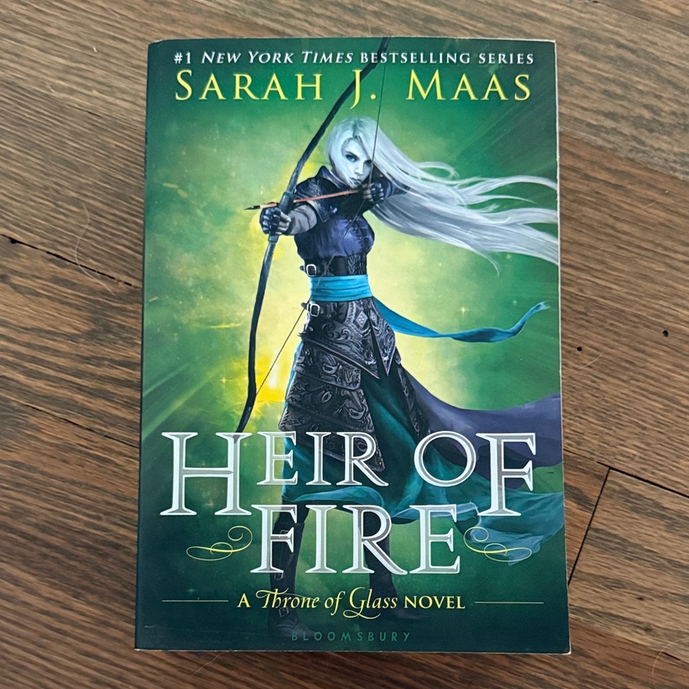Heir of Fire by Sarah J. Maas - Paperback
